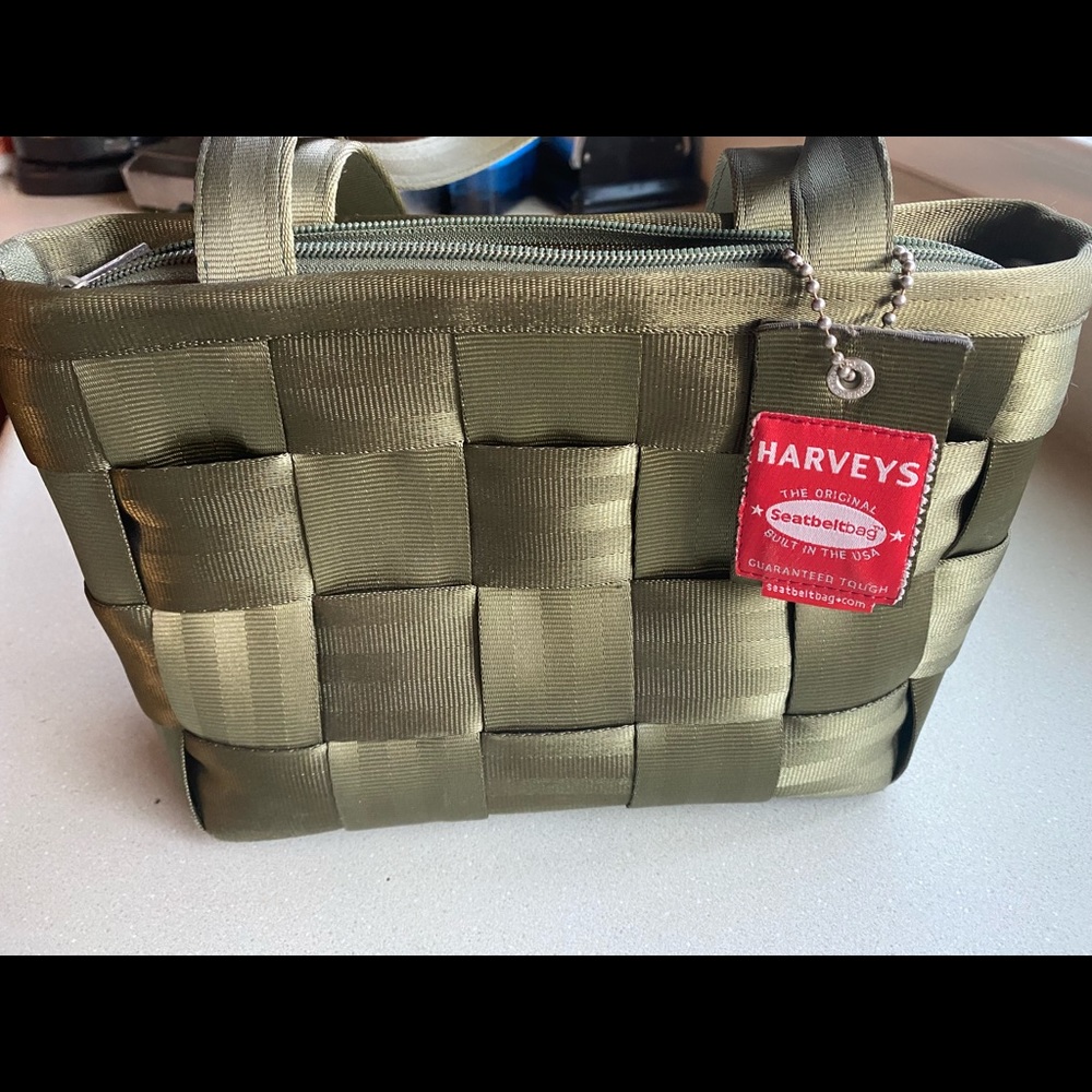 Harvey’s seatbelt bag.